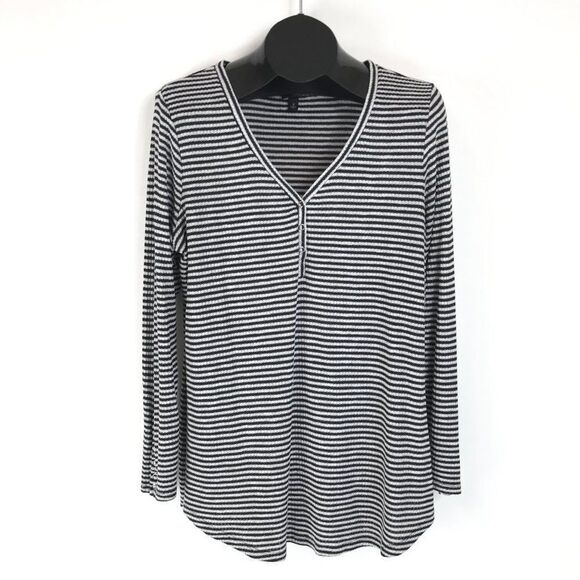 Torrid Black & White Ribbed Knit Henley Tee Women's Plus 2/2X Striped Stretch - Picture 1 of 12